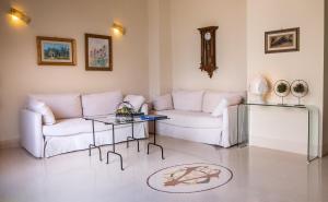 Gallery image of Historic building with pool in Gagliano del Capo