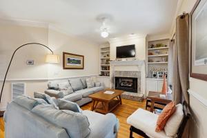 Μια τηλεόραση ή/και κέντρο ψυχαγωγίας στο The Green Ocean