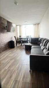 Φωτογραφία από το άλμπουμ του Apartamento amplio cerca del cc el Cacique Y con parking incluido σε Μπουκαραμάνγκα