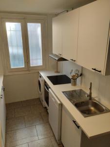 Kuchyň nebo kuchyňský kout v ubytování Céntrico y equipado apartamento
