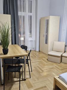 Posezení v ubytování Beautiful Rooms on the Joseph Boulevard