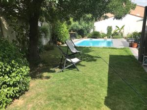 Πισίνα στο ή κοντά στο 160 m2 villa with pool