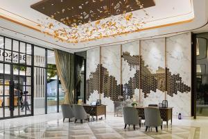 Χώρος καθιστικού στο NEW - Charise 2BR at Benson Apartment Pakuwon Mall