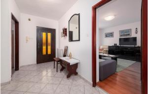 Kuchyň nebo kuchyňský kout v ubytování Two-Bedroom Apartment In Pula