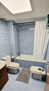 Koupelna v ubytování Apartament La Rapita