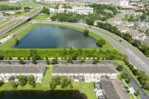 Loftmynd af SUPER NEAR - PARKs w LAKE VIEW & PING PONG TABLE