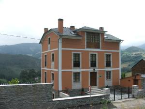 Gallery image of Apartamentos Rurales El Palacio de Doiras in Boal