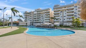 Πισίνα στο ή κοντά στο Condo Altamar Nuevo Vallarta Getaway by Kivoya