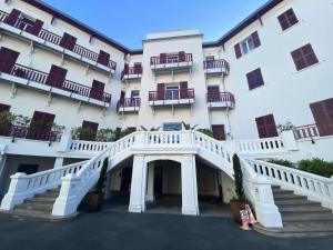 Μπαλκόνι ή βεράντα στο Résidence Royal Moulleau - T2 de standing à Le Royal Moulleau, vue Bassin MAE-9841