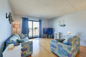 Televisyen dan/atau pusat hiburan di Beachfront North Wildwood Condo with Ocean Views!