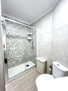 Kúpeľňa v ubytovaní Apartamento Turistico Peñalver Playa 316