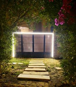 حديقة خارج Hotel Apartment In Sheikh Zayed With Private Entrance