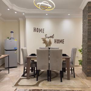 صورة لـ Hotel Apartment In Sheikh Zayed With Private Entrance في Sheikh Zayed