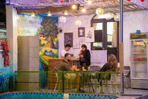 Oaspeți care stau la Mountain Flower Bungalow & Homestay