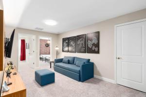 Televisyen dan/atau pusat hiburan di SUPER CLOSE -DISNEY's PARKs THEME ROOMs & POOL