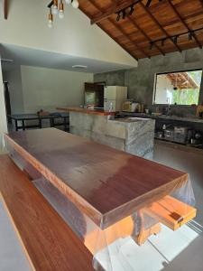 Kuchyň nebo kuchyňský kout v ubytování Casa recanto da mata sta tereza 8km do centro