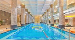 Bazén v ubytování Regal Palace Hotel nebo v jeho okolí