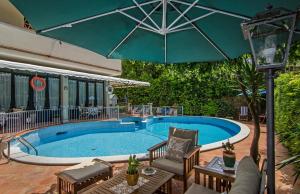 Bazén v ubytování Hotel Kyrton nebo v jeho okolí