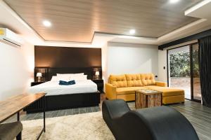 Posezení v ubytování La Granja Boutique Nature Luxury and Relaxation + 55 fotografií