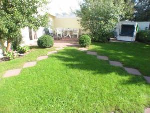 En have udenfor Country house Bi Müür