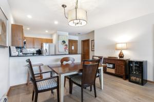 Nhà bếp/bếp nhỏ tại 320 Chapel Square condo +16 ảnh