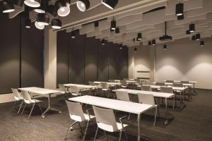 Zona business o sala conferenze di Radisson Red Minneapolis Downtown