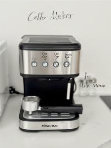 Příslušenství pro přípravu čaje a kávy v ubytování Thai LANG Villas Pattaya