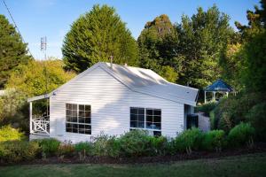 Taman di luar Springview Cottage- captivating bush retreat +7 gambar