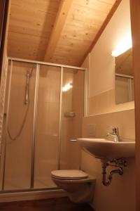 Koupelna v ubytování Appartements Haus Rötelstein