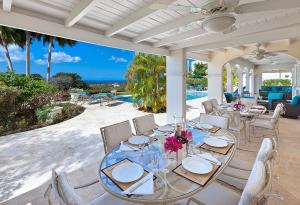 Restaurace v ubytování Royal Westmoreland Benjoli Breeze, Palm Ridge 10 by Island Villas