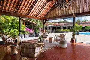 Bazén v ubytování Hilton Cariari DoubleTree San Jose - Costa Rica nebo v jeho okolí
