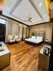 Postel nebo postele na pokoji v ubytování Luxury HomeStay Prime Location, South Delhi