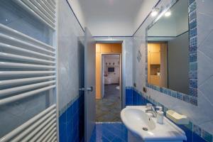 Ένα μπάνιο στο Mamaral Holiday House