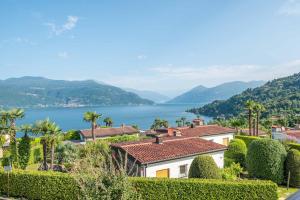 Il Nido Belmonte - Lakeview في Brezzo: منزل مطل على البحيرة +4 صور