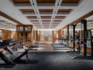 Fitness centrum a/nebo fitness zařízení v ubytování Swissôtel Nusantara