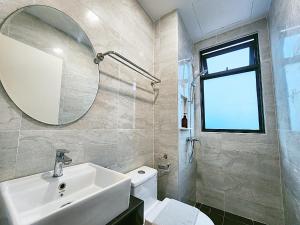 Koupelna v ubytování SKS Pavillion Suites