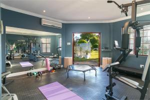 Fitness centrum a/nebo fitness zařízení v ubytování St. James of Knysna