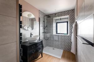 Koupelna v ubytování Agapanthe & Salicorne - Maison d'hôtes, Chambres d'hôtes-