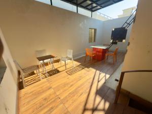 Posezení v ubytování POCOYO - BACKPACKERS HOSTEL - Omr