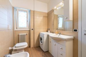 Ένα μπάνιο στο My Holidays Alessandra +60 φωτογραφίες