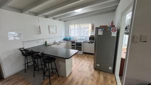 Kuchyň nebo kuchyňský kout v ubytování Drift at Rainbow - 3 Bedrooms of Barefoot Vibes + 35 fotografií