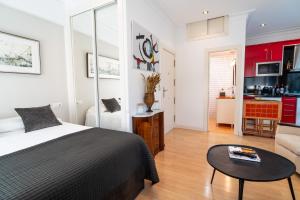 Una cocina o cocineta en Estudio reformado en Puerto Chico Santander