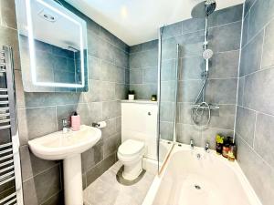 Koupelna v ubytování Hazel 1-Bedroom Flat, Parking, WIFI, Prime location, Close to Blenheim Palace & Oxford
