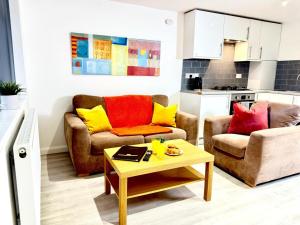 Kuchyň nebo kuchyňský kout v ubytování Hazel 1-Bedroom Flat, Parking, WIFI, Prime location, Close to Blenheim Palace & Oxford