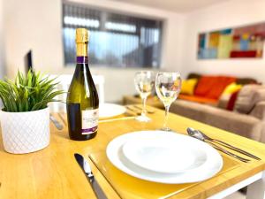 Nápoje v ubytování Hazel 1-Bedroom Flat, Parking, WIFI, Prime location, Close to Blenheim Palace & Oxford