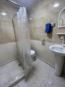 Koupelna v ubytování Hangstyan tun antarayin