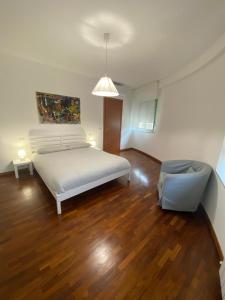 Postel nebo postele na pokoji v ubytování Fontana Apartment 2 + 10 fotografií