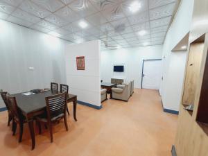 Posezení v ubytování Business Lodges Gujrat
