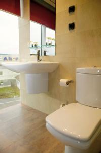 Koupelna v ubytování Hotel Izelai