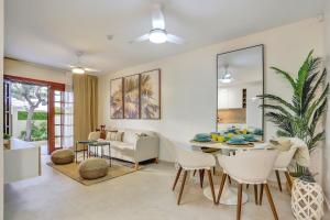 Χώρος καθιστικού στο Sahara Beach Luxury Home